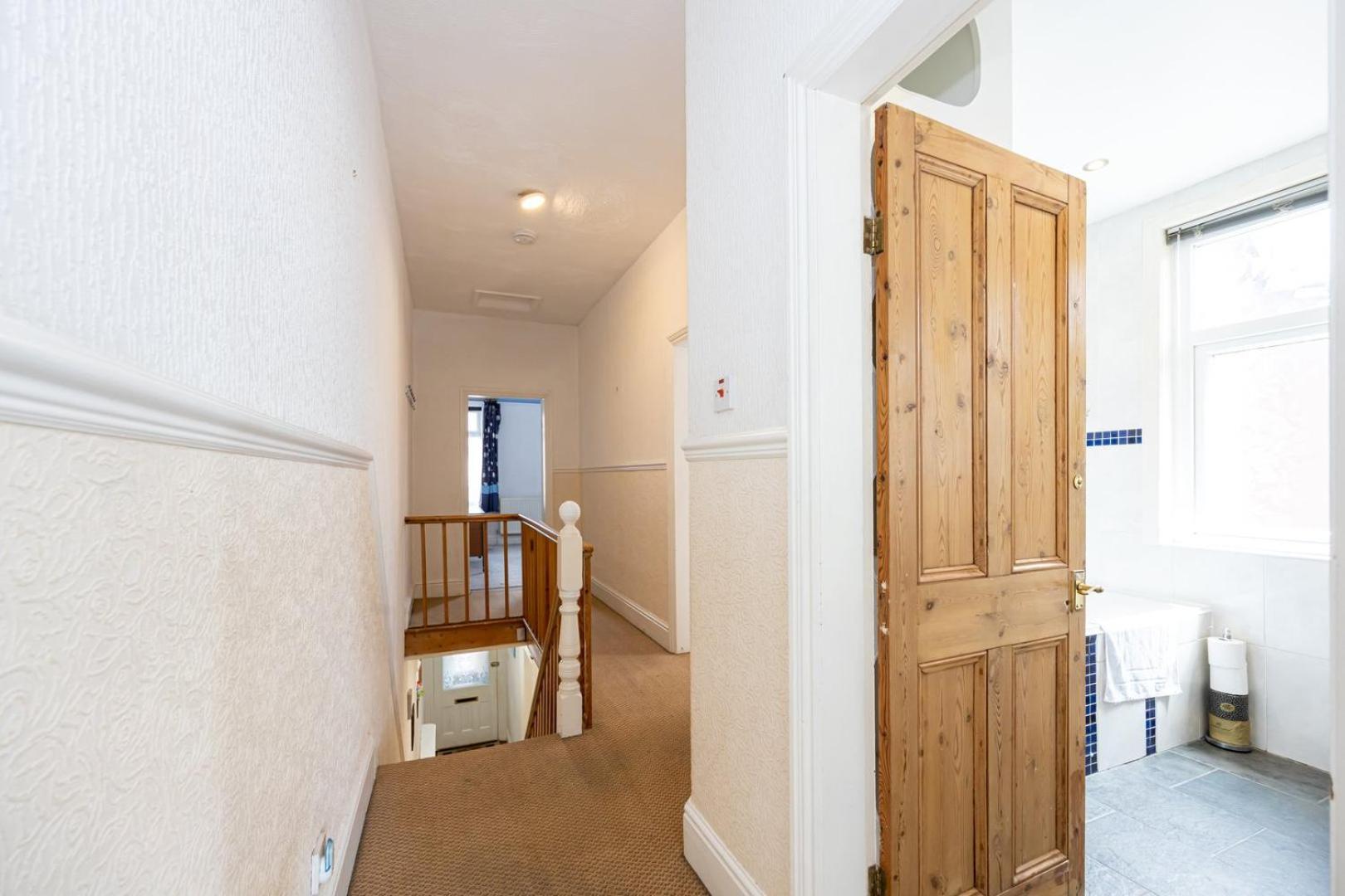 Guestready - Enchanting Life In Gorse Hill Mánchester Exterior foto