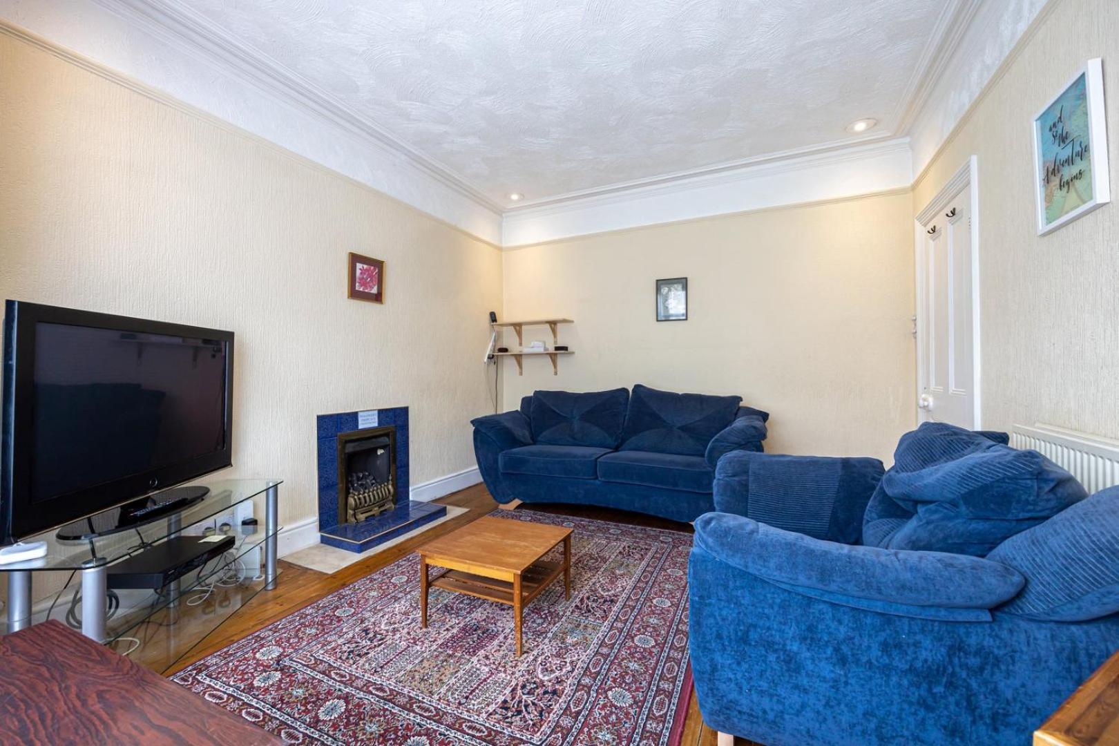 Guestready - Enchanting Life In Gorse Hill Mánchester Exterior foto